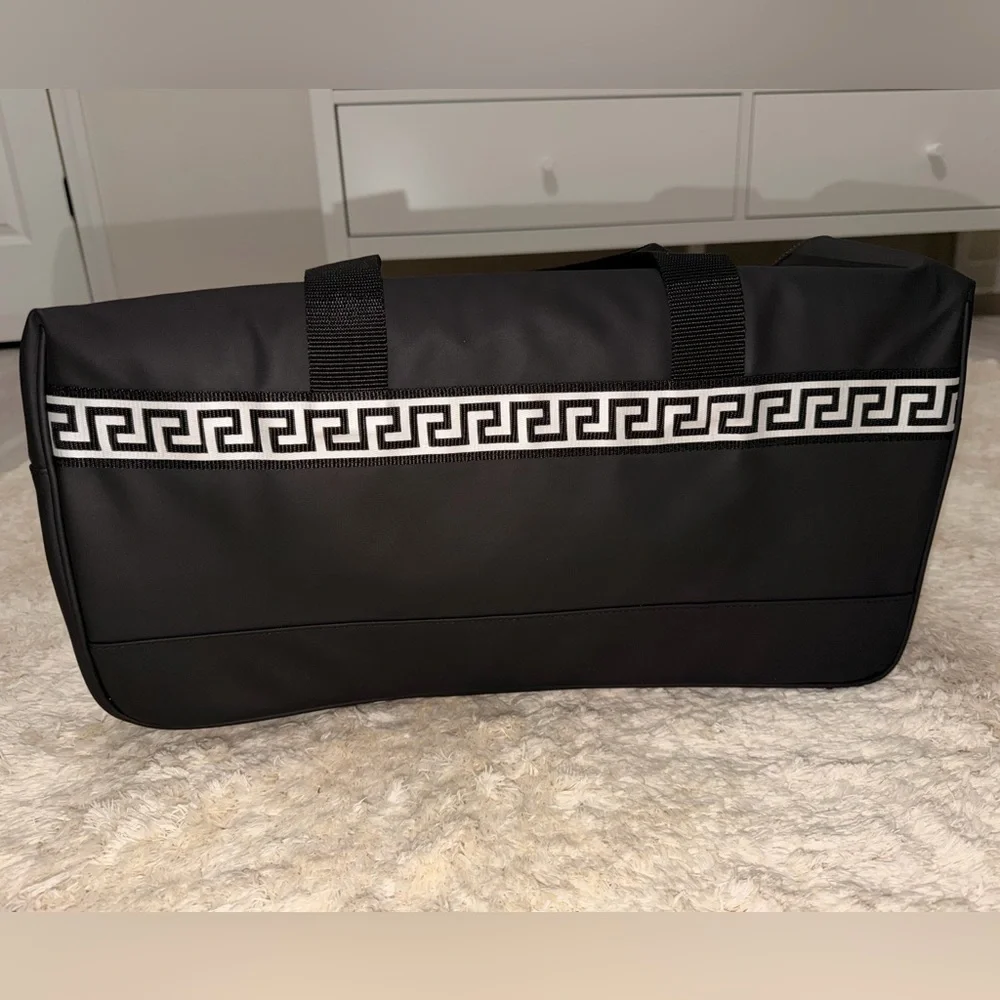 ⚡️Versace Black and White Duffel Bag⚡️ - Picture 5 of 7